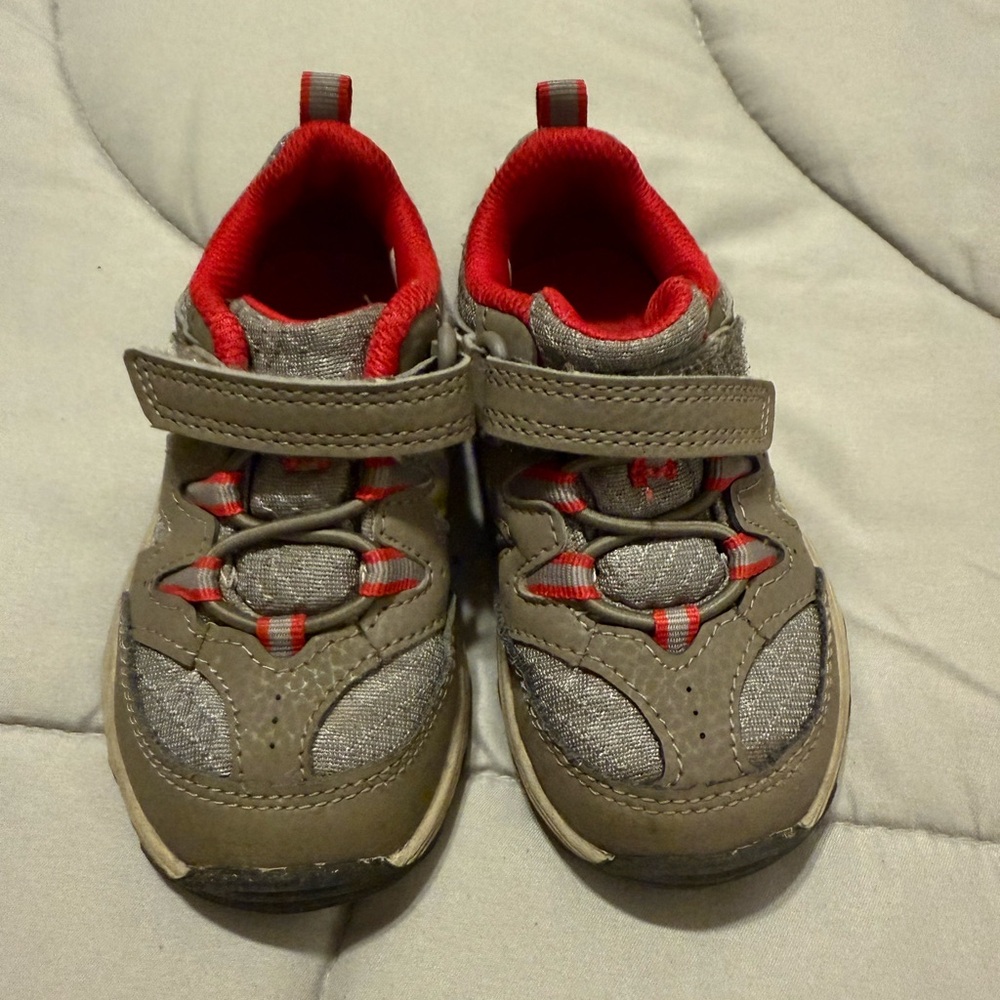 Merrell Kids Hiking Tennis Shoes with Velcro Straps - size 6